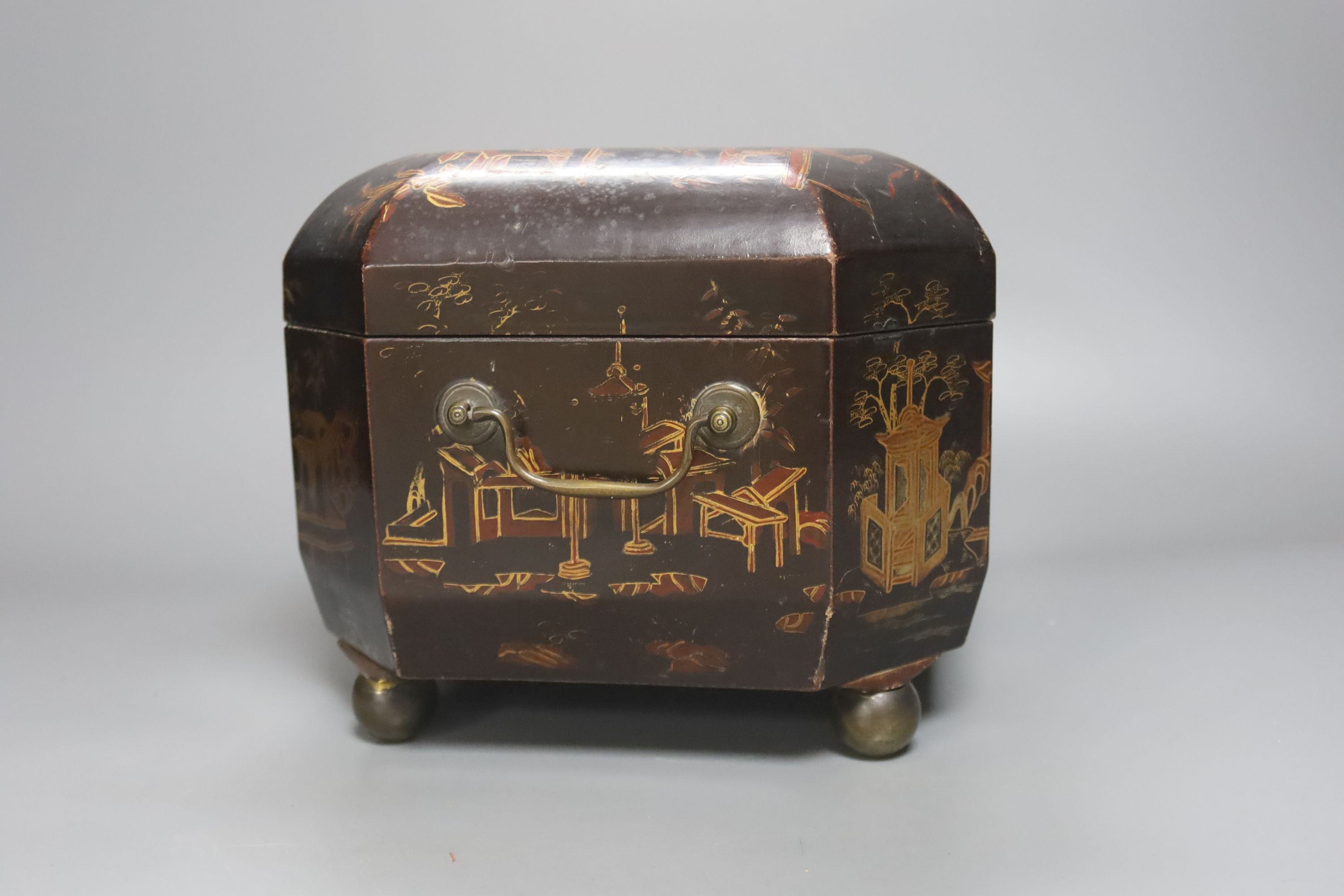 An early 19th century chinoiserie gilt japanned box 27cm